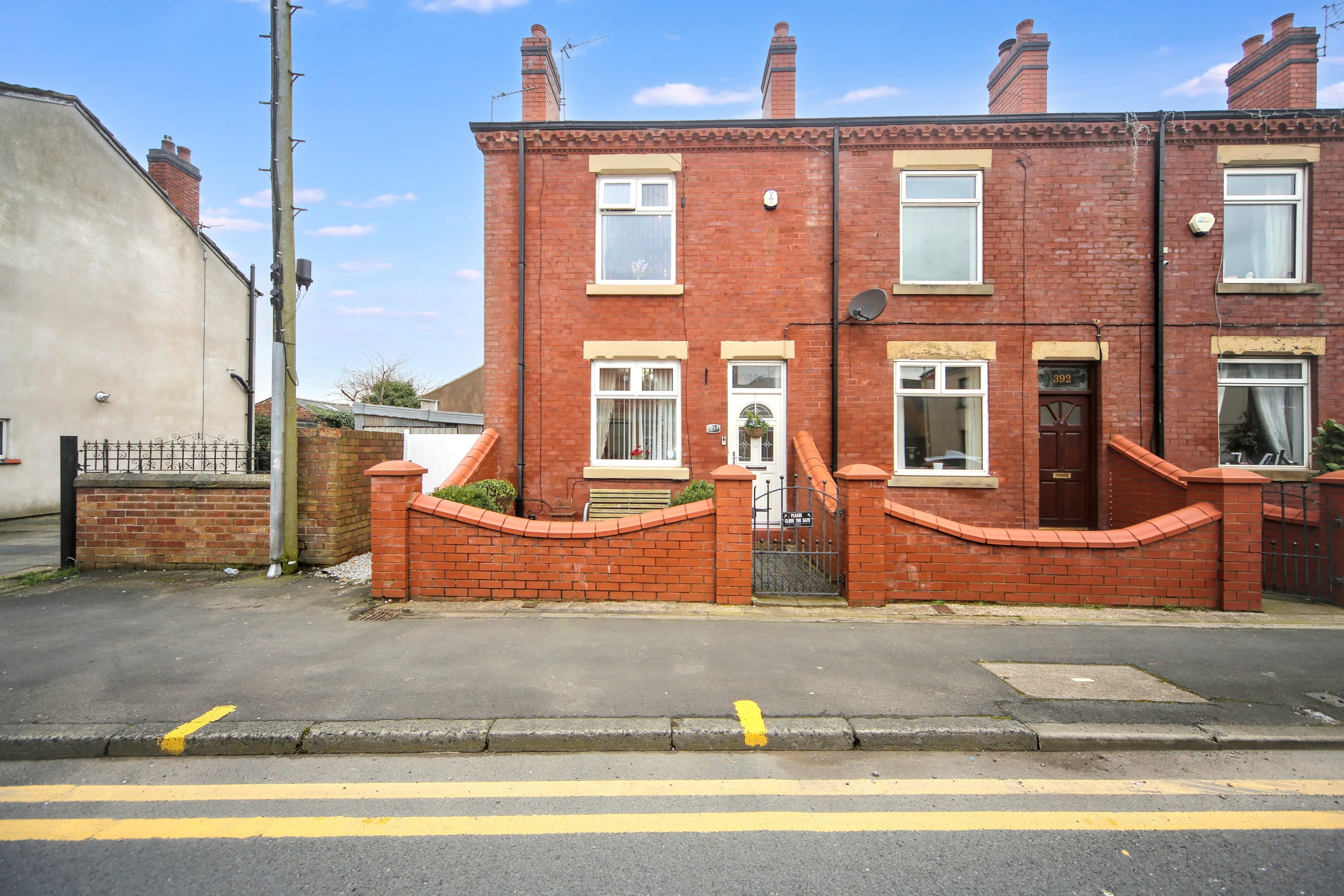 Warrington Road, Abram, WN2