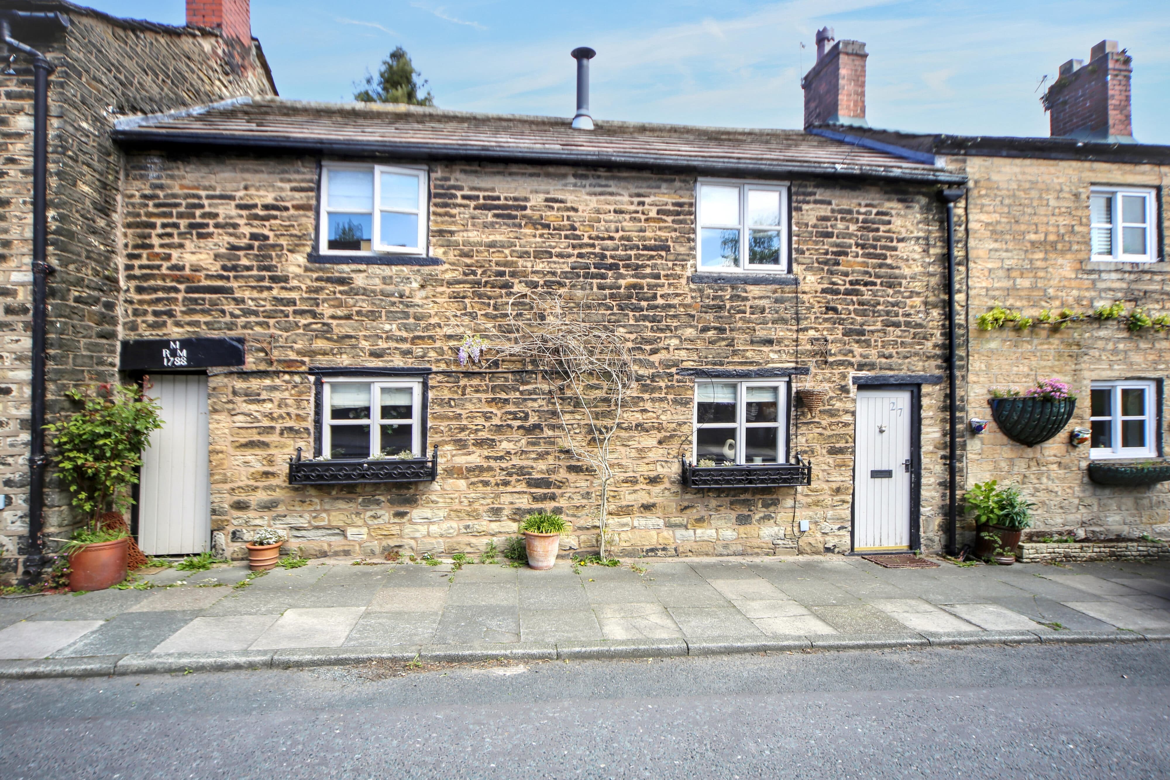 Tontine, Orrell, WN5